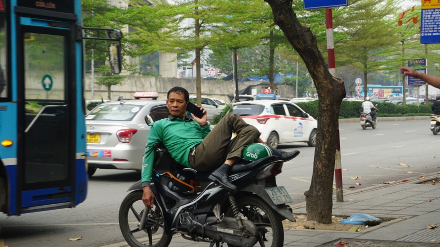 Giá hàng hóa, thực phẩm leo thang theo lương, lao động tự do gặp khó