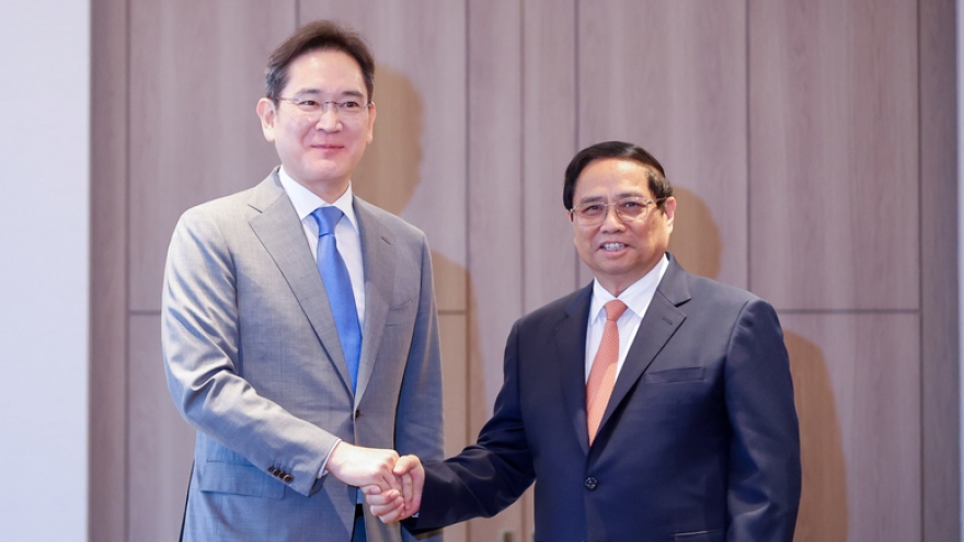 Thủ tướng tiếp Chủ tịch Samsung, hướng tới đột phá trong các hợp tác mới