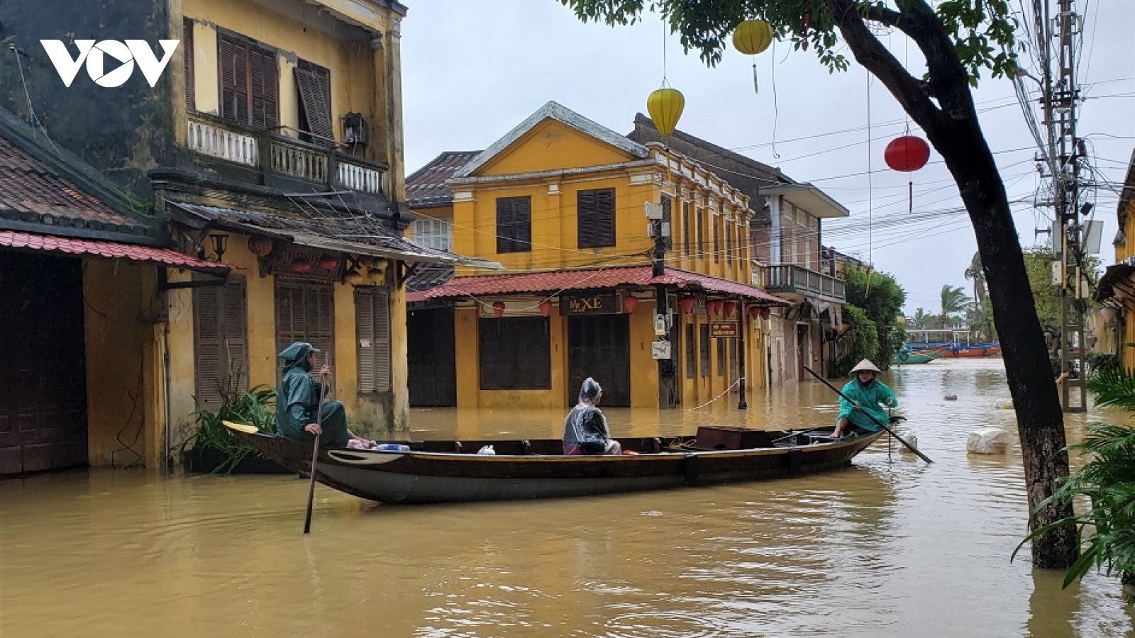 Bắc Trung bộ ngập trở lại, Trung Trung bộ sạt lở đất, Nam Trung bộ hứng xả lũ