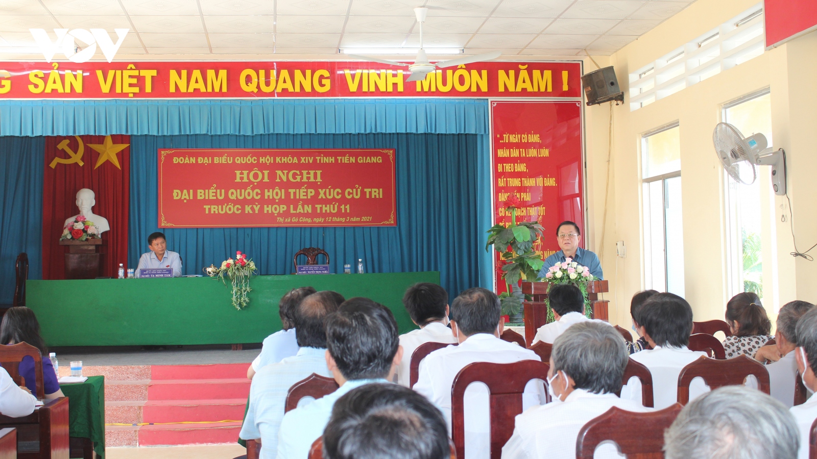 Trưởng Ban Tuyên giáo Trung ương Nguyễn Trọng Nghĩa tiếp xúc cử tri Tiền Giang