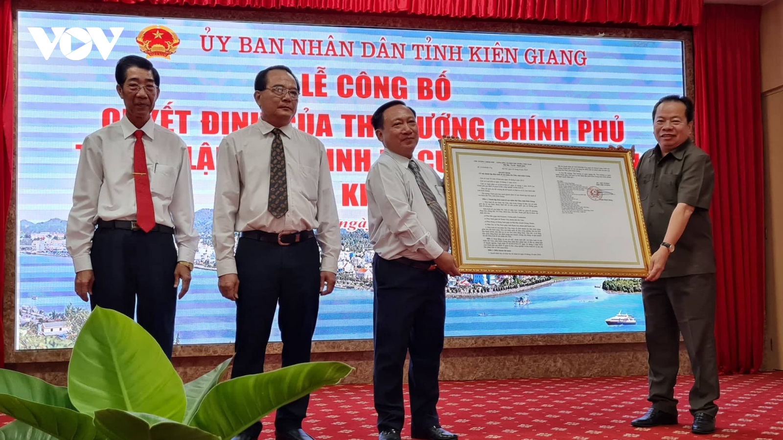 Công bố quyết định của Thủ tướng Chính phủ thành lập Khu kinh tế cửa khẩu Hà Tiên
