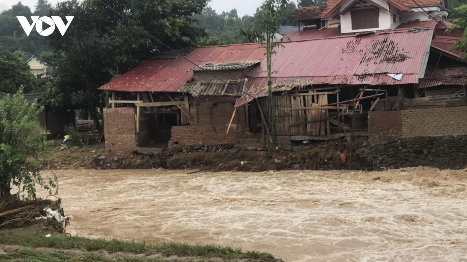 Mưa lớn trong đêm, người đàn ông ở Sơn La tử vong do bị nước cuốn trôi