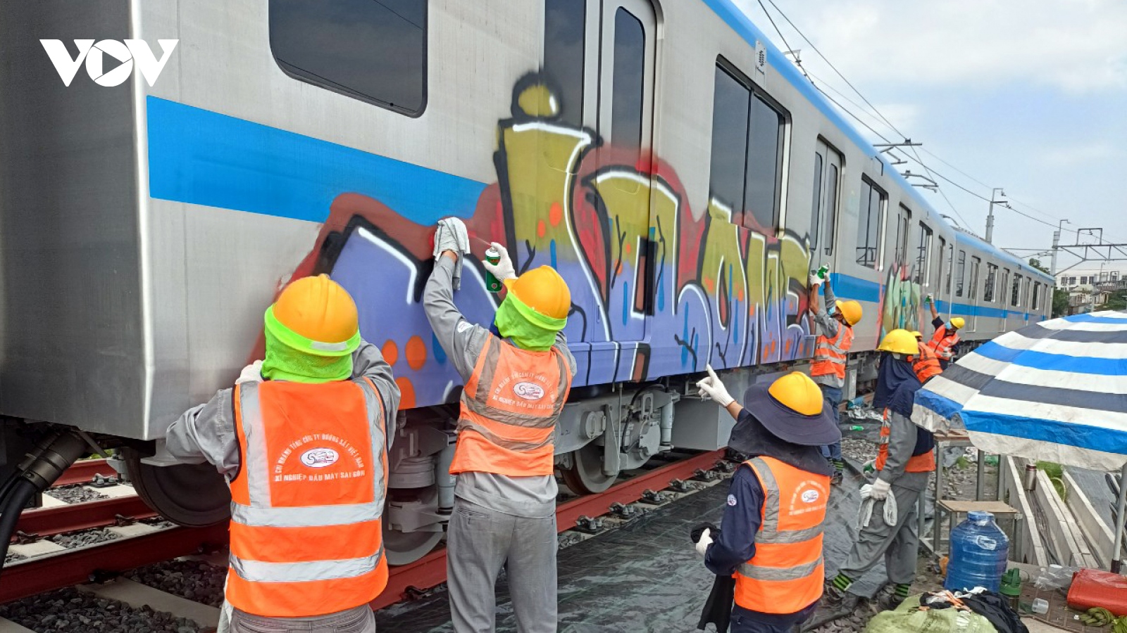 Công an TP.HCM chỉ đạo điều tra, xử lý nghiêm vụ tàu metro bị vẽ bậy