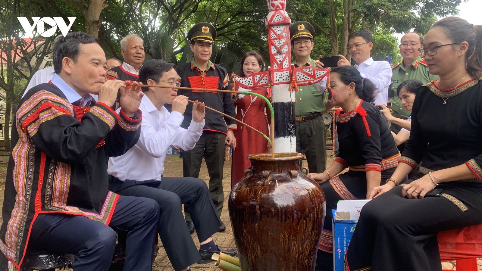 Phó Thủ tướng Trần Lưu Quang dự Ngày hội Toàn dân bảo vệ ANTQ tại Đắk Lắk