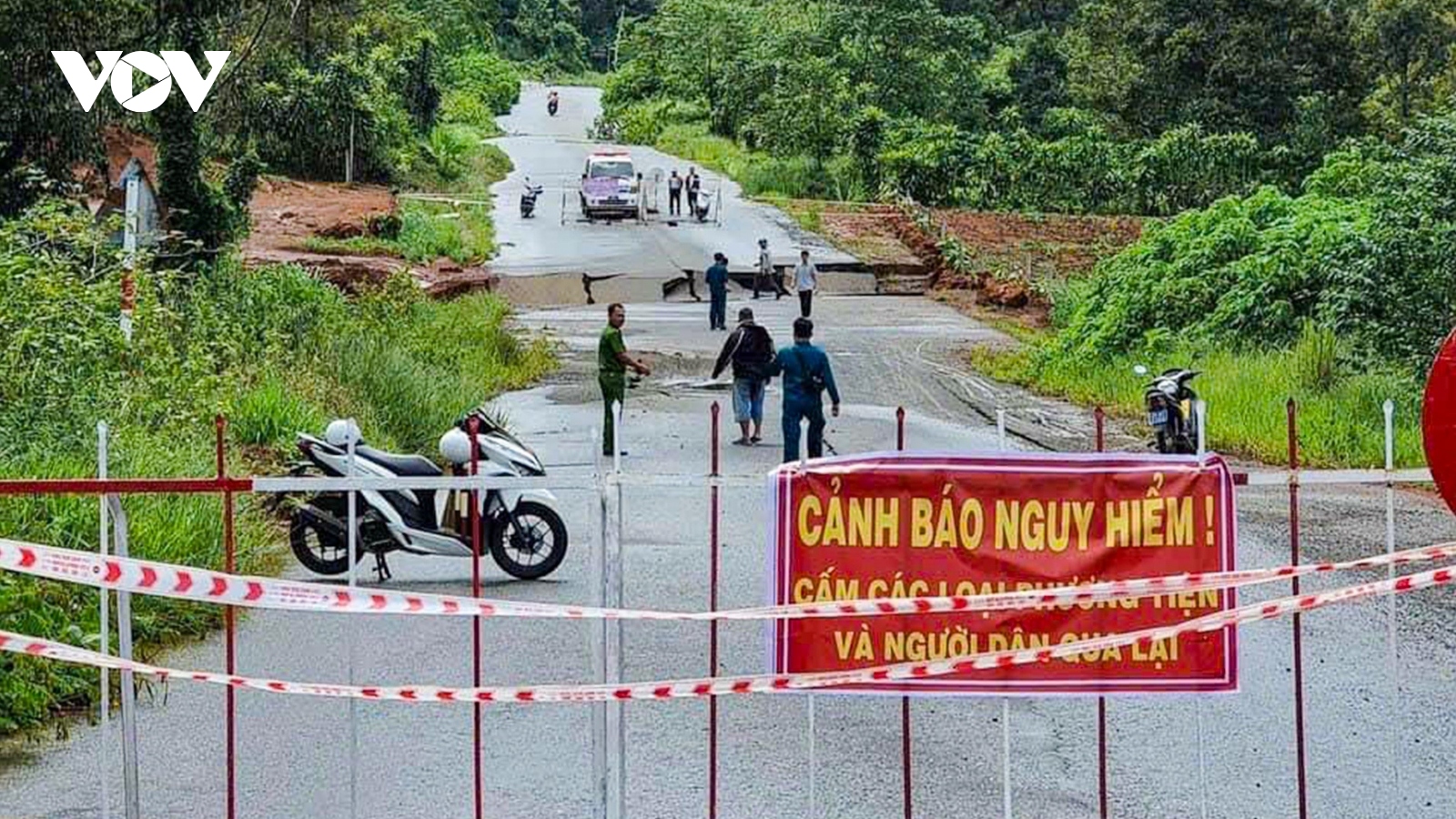 Ngập úng, sạt lở đất nhiều khu vực tại Lâm Đồng