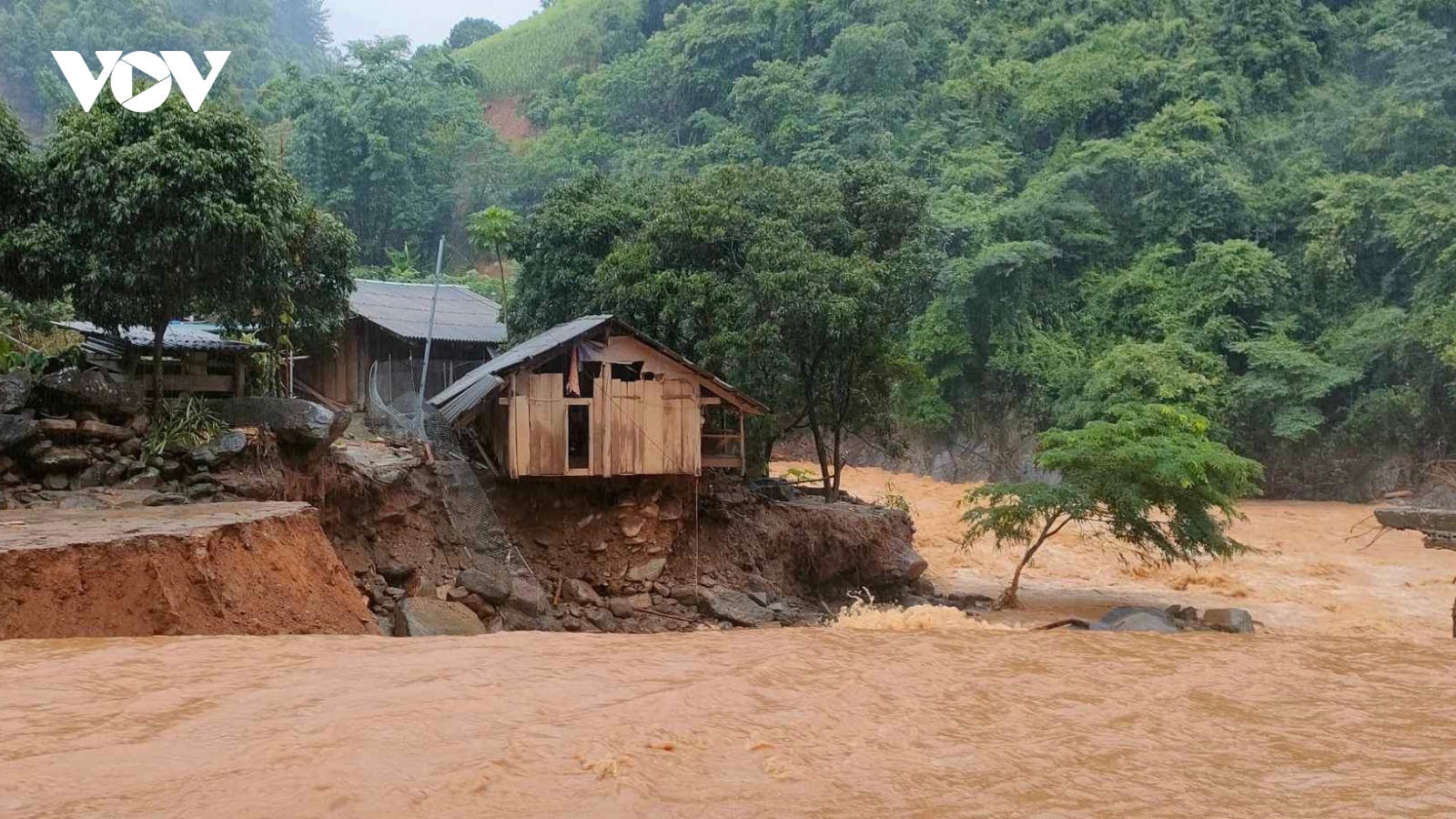 Vì sao lũ quét và sạt lở đất xảy ra nghiêm trọng ở các tỉnh Tây Bắc?