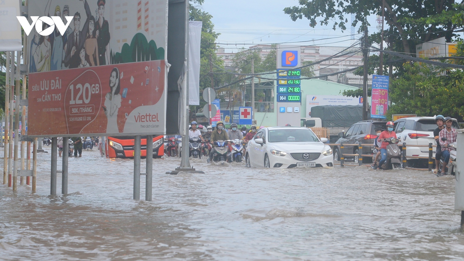 Triều cường ở Cần Thơ có khả năng cao hơn mức báo động III trong những ngày tới