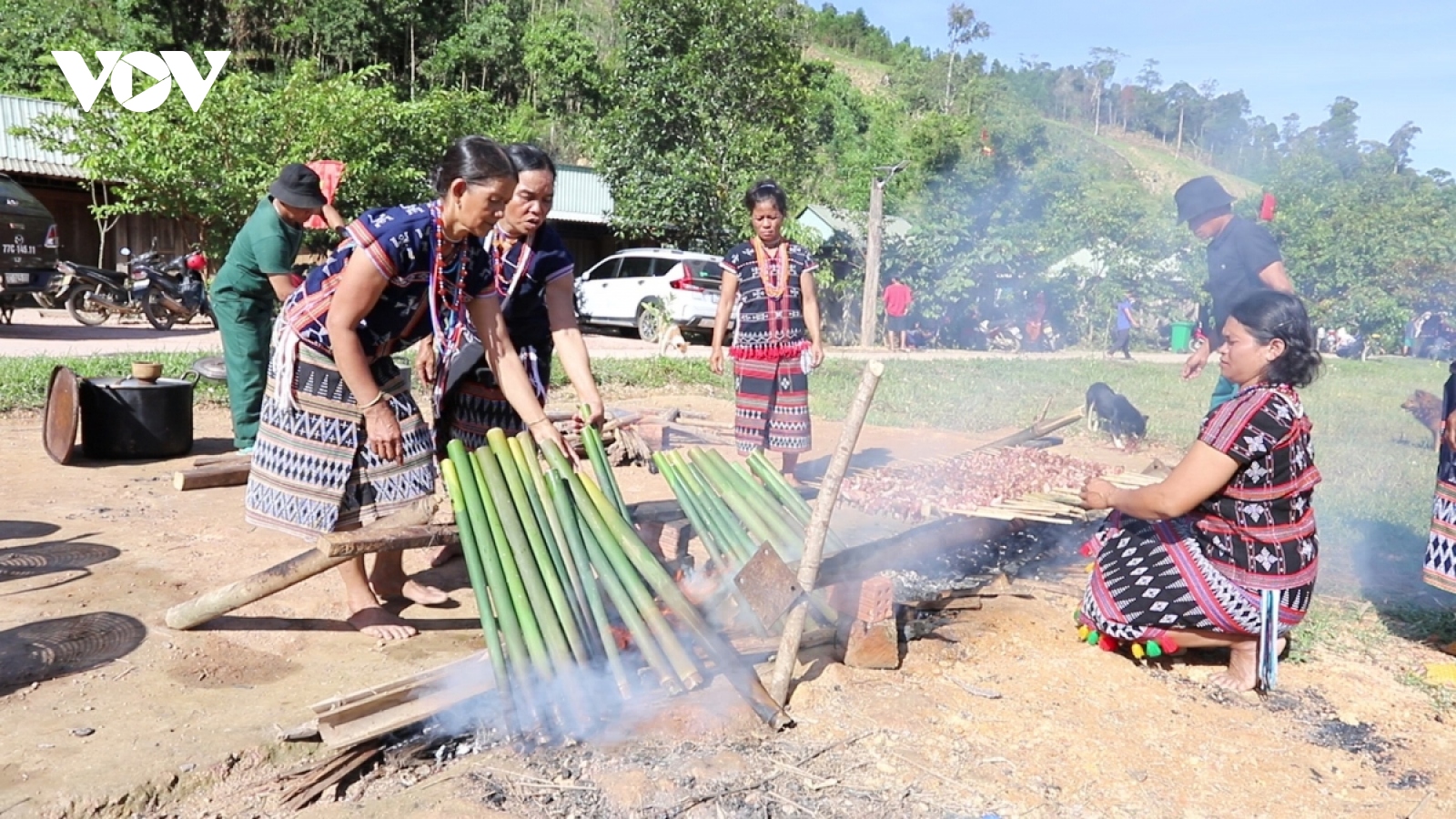 Phụ nữ Cơ Tu bảo tồn và phát huy giá trị ẩm thực truyền thống