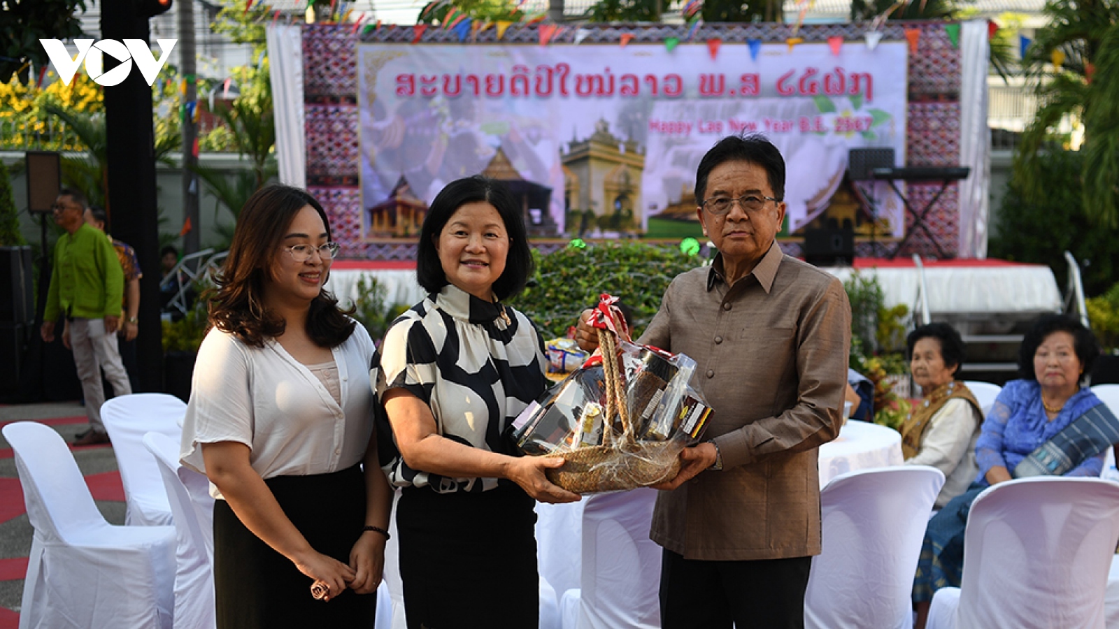 Đại sứ quán Việt Nam tại Thái Lan chúc Tết cổ truyền của Lào