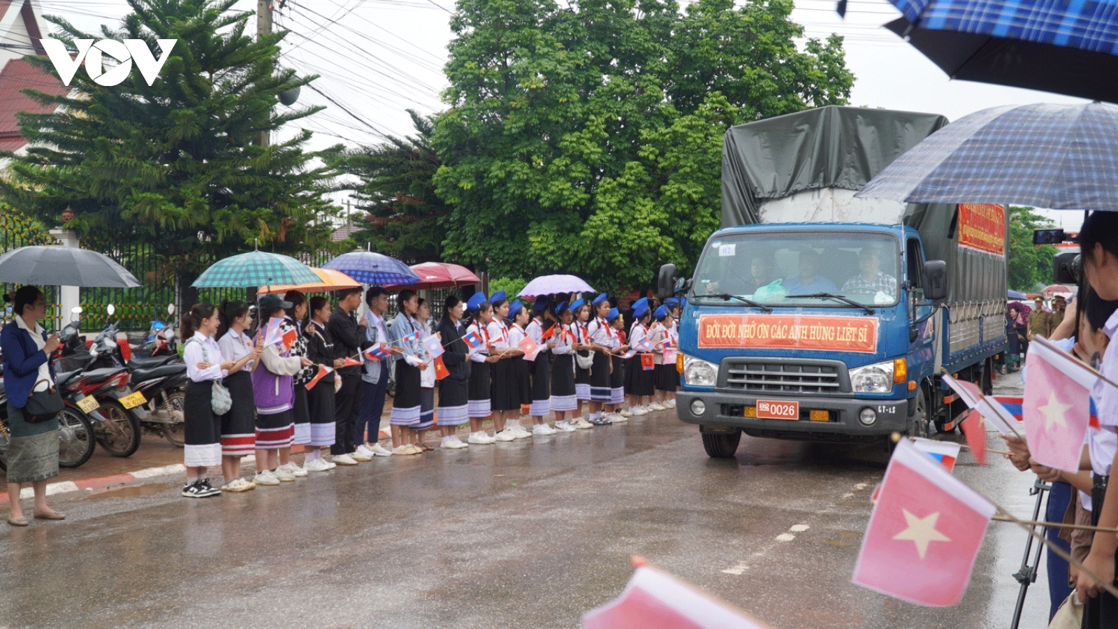 Tiễn đưa hài cốt các anh hùng liệt sĩ hy sinh tại Bắc Lào trở về với đất mẹ