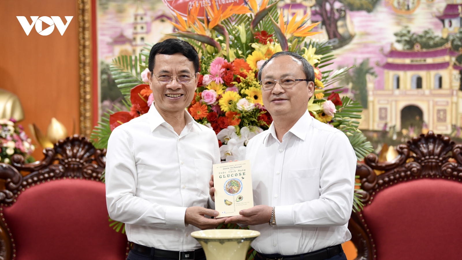 Bộ trưởng Nguyễn Mạnh Hùng và lãnh đạo nhiều bộ, ngành thăm và chúc mừng VOV