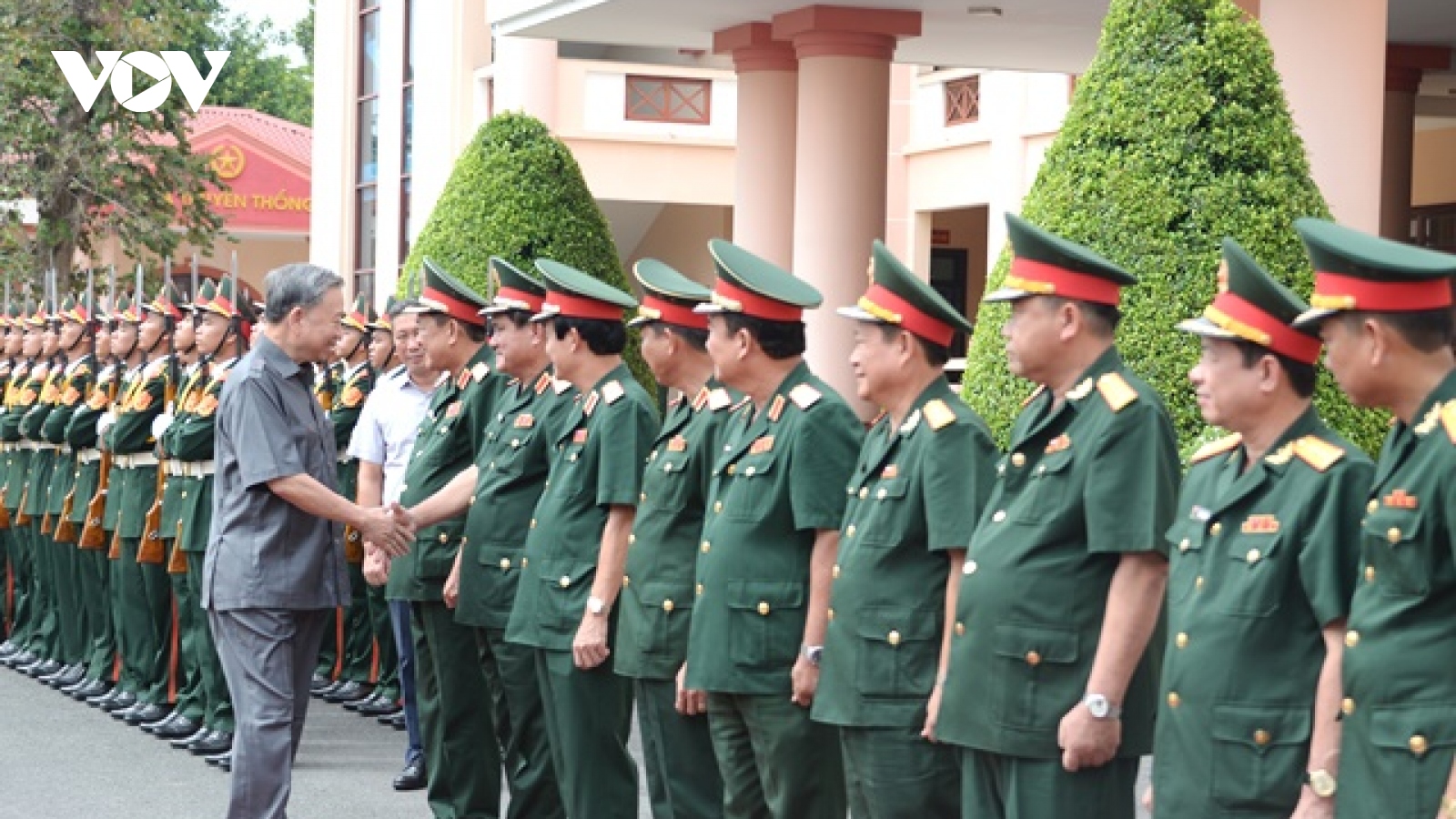 Chủ tịch nước Tô Lâm thăm và làm việc tại Lữ đoàn Công binh 25