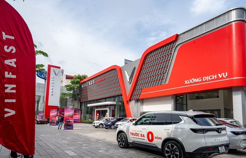 Khám phá showroom VinFast mới rộng 2.000m2 tại Hà Nội