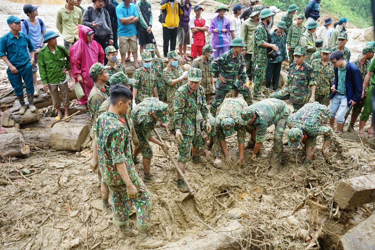 Mưa lũ, sạt lở đất ở Quảng Nam đã làm 44 người chết và mất tích