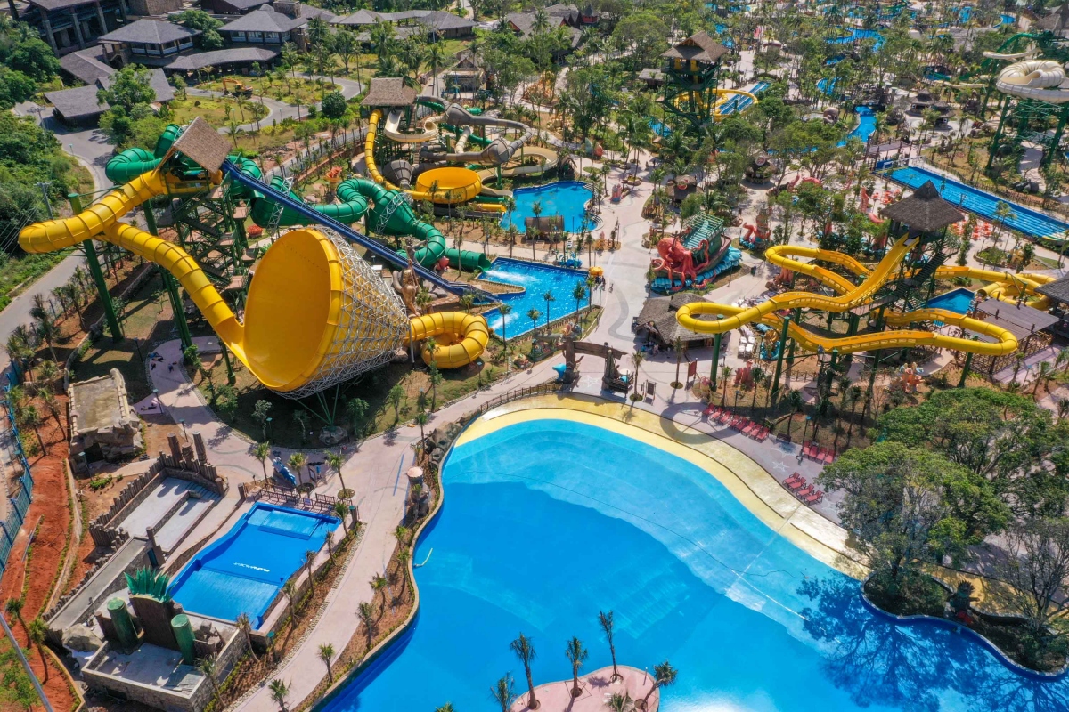 02._aquatopia_water_park.jpg