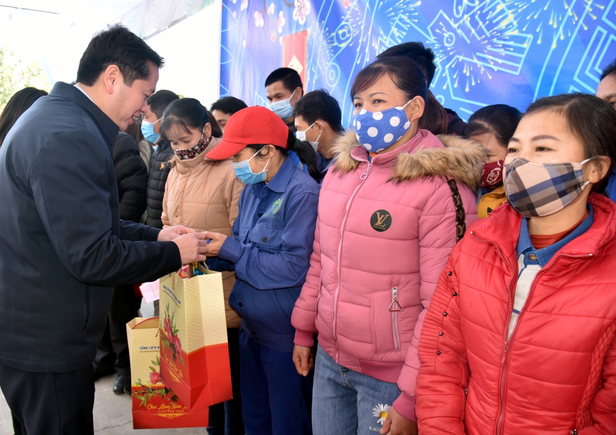 "Sáng tạo của nhân dân là vô cùng, đoàn kết trong nhân dân là sức mạnh vô biên"