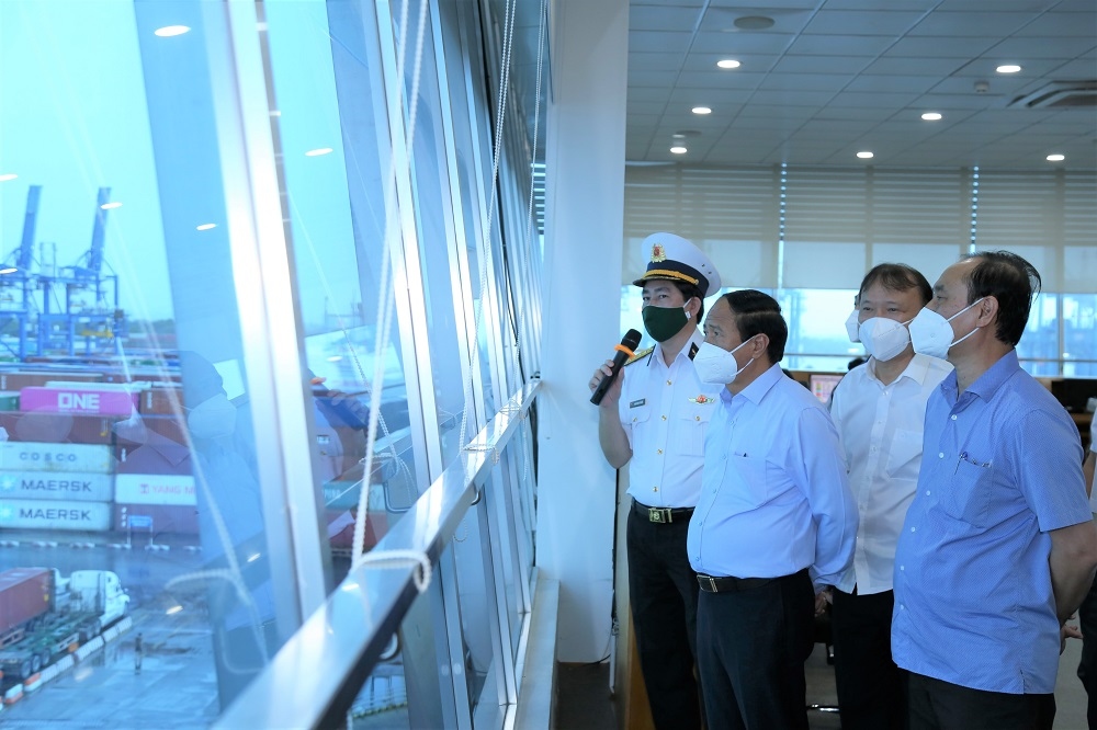 Phó Thủ tướng Lê Văn Thành: Không để xảy ra tắc nghẽn tại các cảng biển