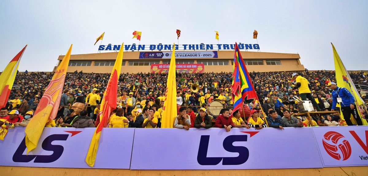 Nam Định tri ân CĐV ở trận đấu quyết định ngôi vô địch V-League 2023/2024