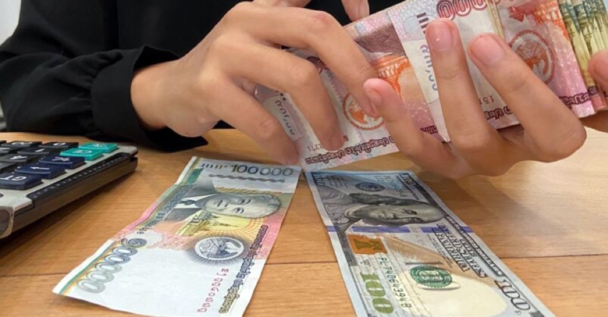 Lào cấm các cửa hàng thu đổi tiền bán ngoại tệ