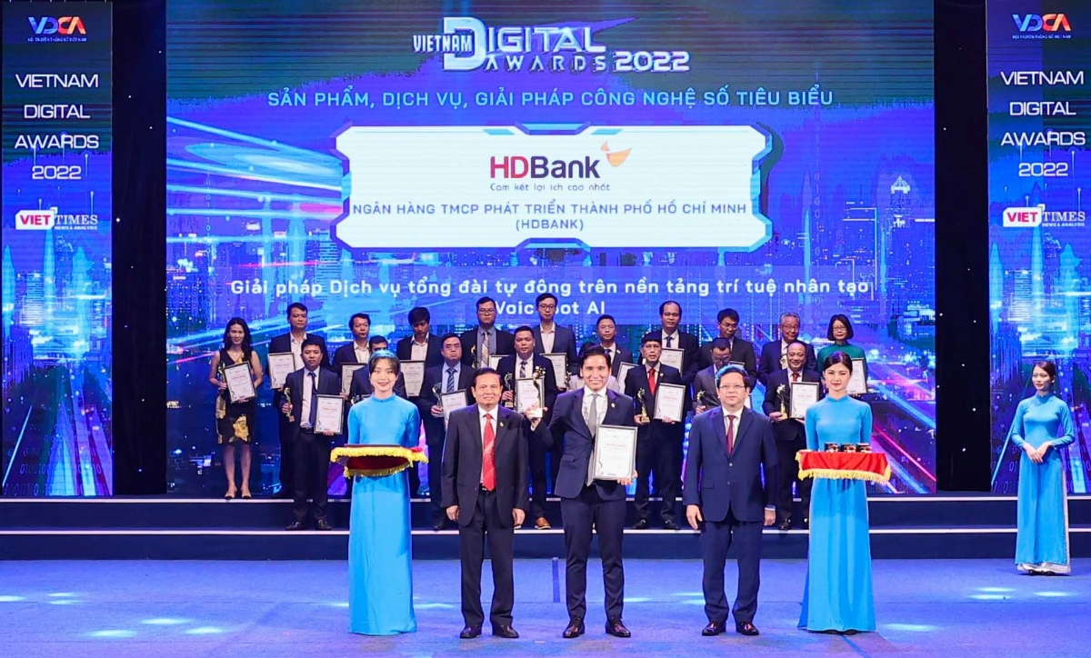 Đẩy mạnh chuyển đổi số, HDBank đạt giải thưởng Chuyển đổi số Việt Nam 2022 