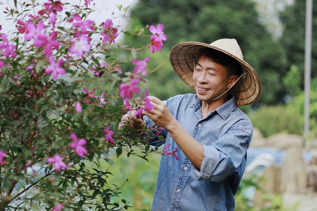 Cuộc sống sau ánh hào quang của NSƯT Việt Hoàn