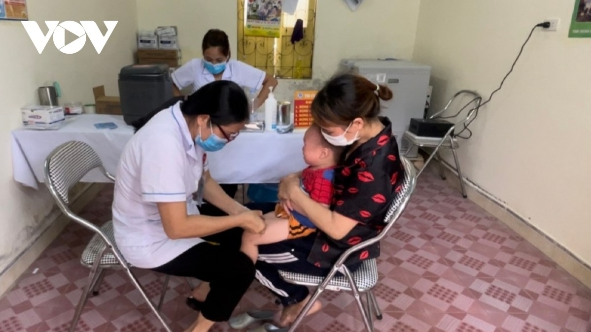 Bao giờ có vaccine 5 trong 1 để tiêm chủng mở rộng?