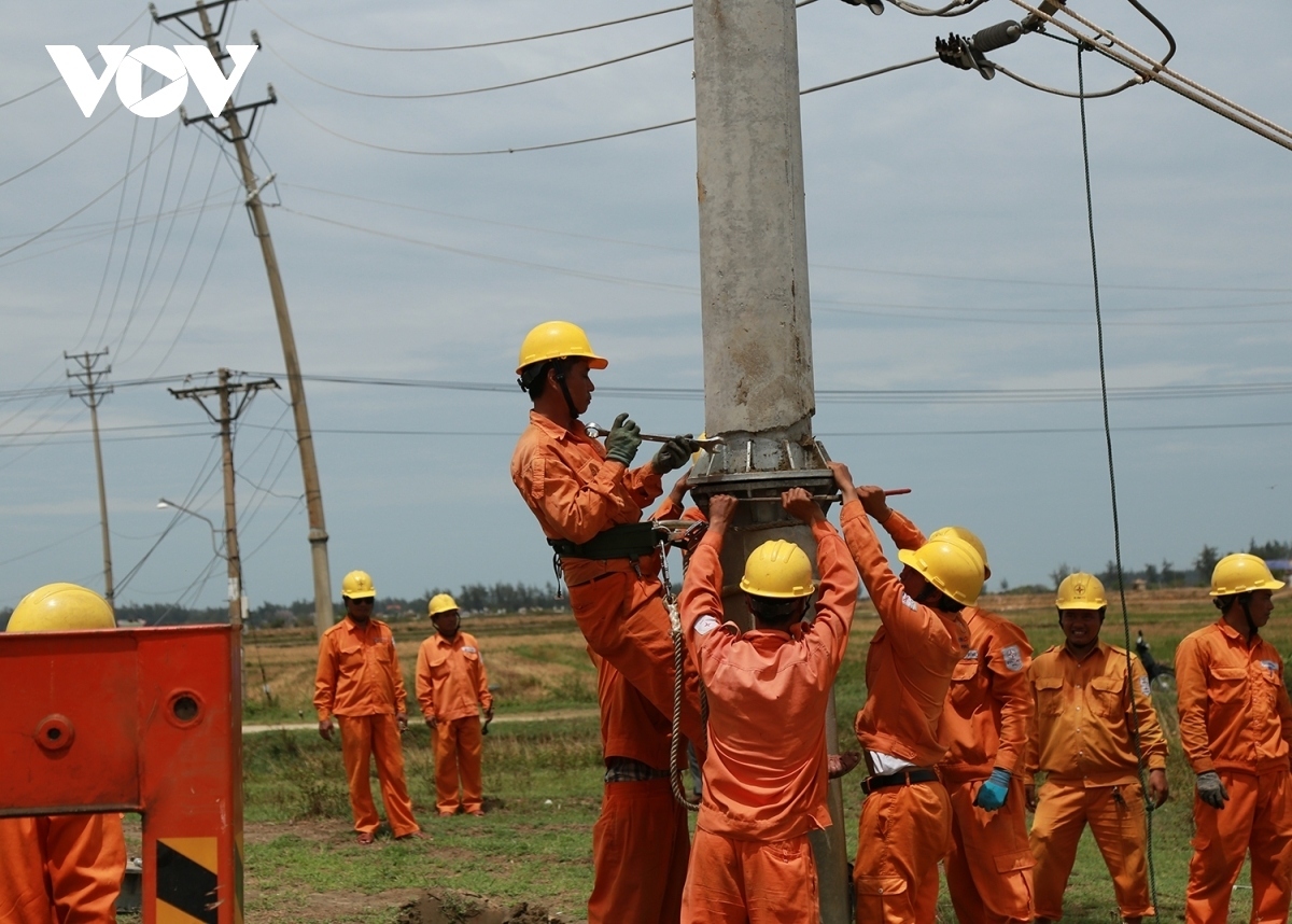 Người dân, doanh nghiệp thiếu điện, Bộ Công Thương xin đồng cảm