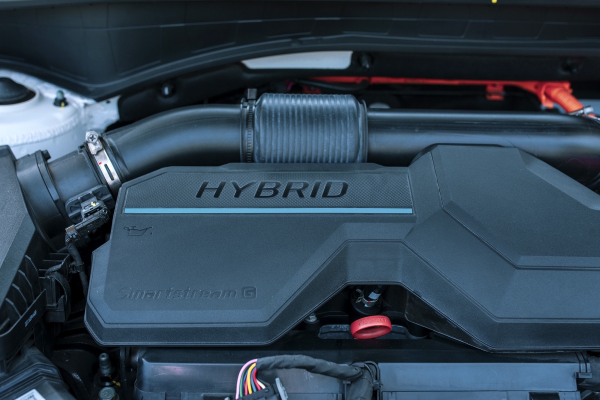 hyundai_santa_fe_hybrid_-_8.jpg