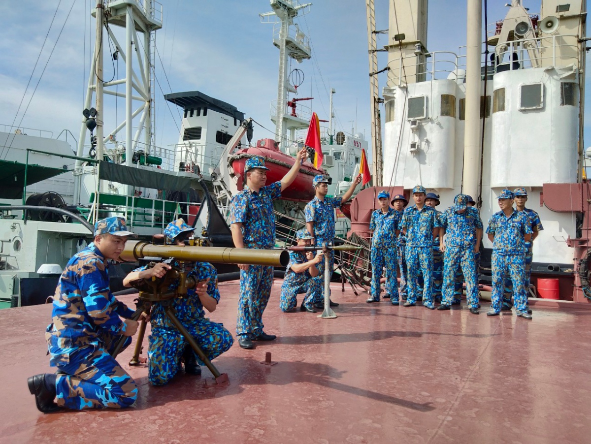 Tàu "cứu hộ đại dương" bảo vệ vững chắc chủ quyền biển đảo