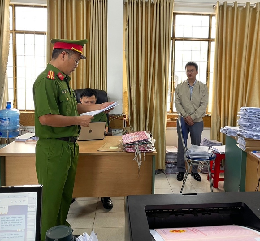 Gia Lai: Nhân viên văn phòng đăng ký đất đai nhận hối lộ hơn 2 tỷ đồng