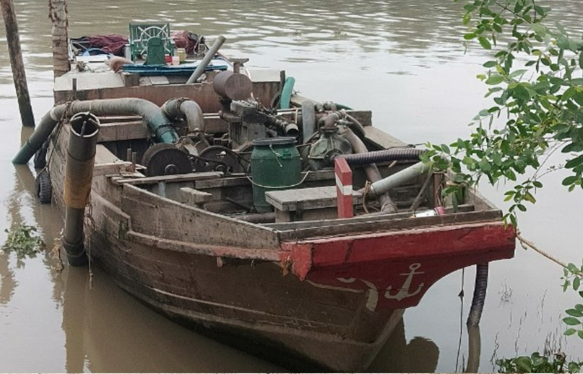 Một đại úy công an Vĩnh Long bị đứt lìa 2 chân khi đuổi bắt "cát tặc"