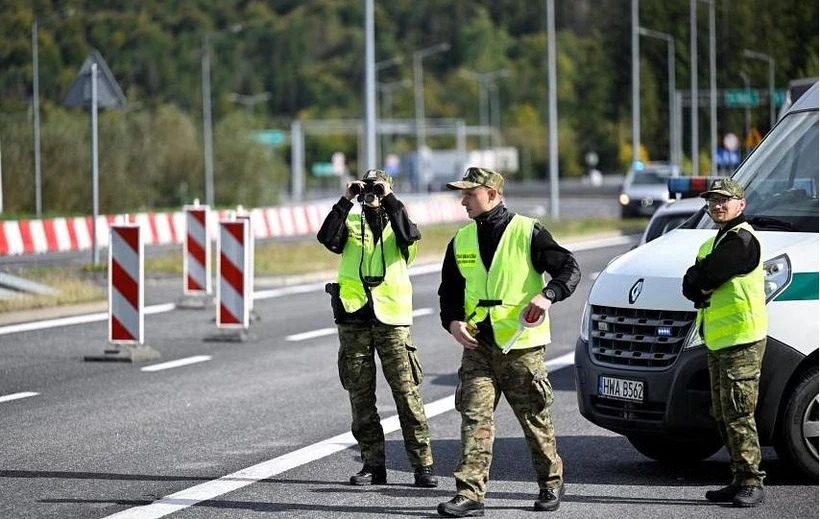 Ba Lan gia hạn kiểm soát biên giới với Slovakia thêm 30 ngày