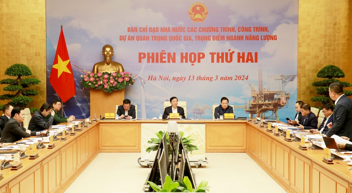 Phó Thủ tướng: Tháo gỡ vướng mắc cho các dự án điện khí, điện gió ngoài khơi