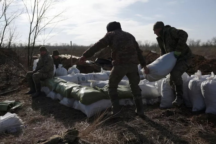 Tướng NATO cảnh báo Ukraine có thể rơi vào bẫy của Nga