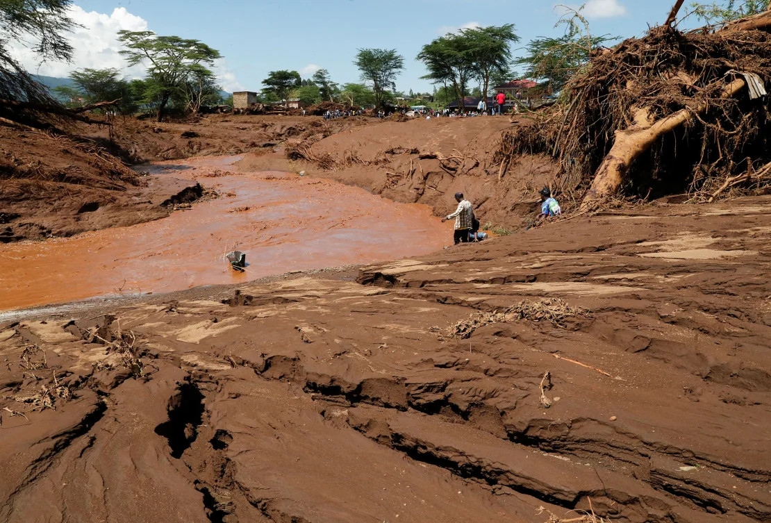 Kenya: Thuyền chở người dân chạy lũ bị lật 23 người chết, 16 người mất tích