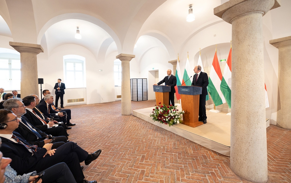 Bulgaria và Hungary ủng hộ giải pháp ngoại giao cho cuộc xung đột tại Ukraine