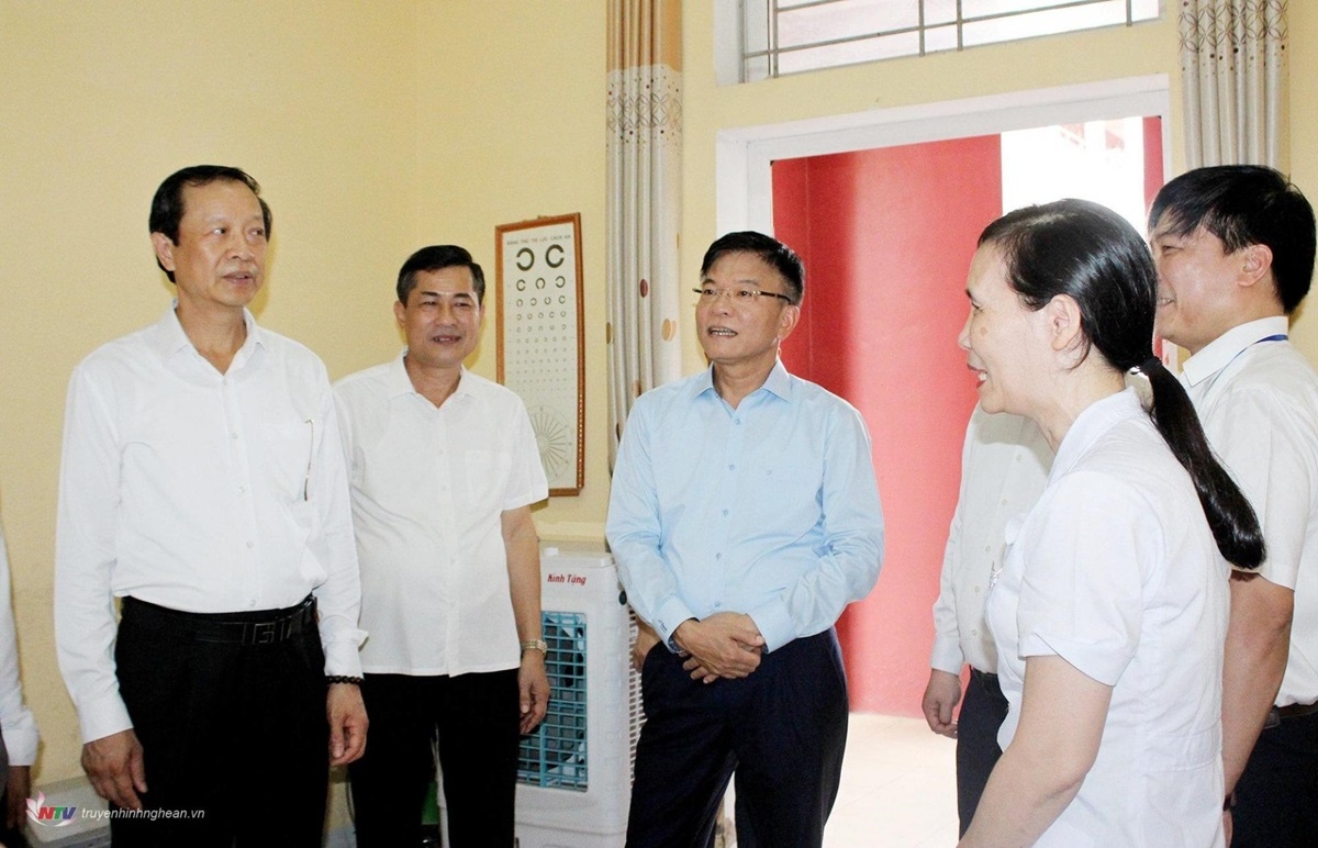 PTT Lê Thành Long kiểm tra công tác chuẩn bị kỳ thi tốt nghiệp THPT tại Nghệ An
