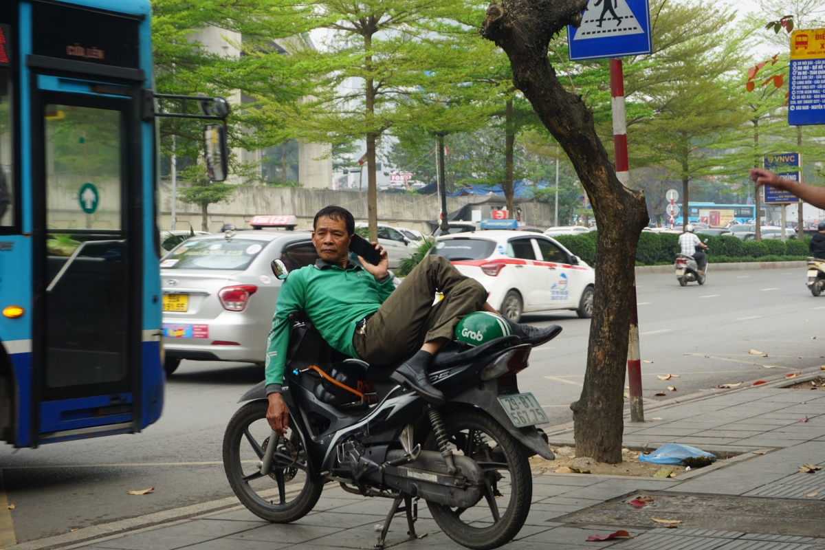 Giá hàng hóa, thực phẩm leo thang theo lương, lao động tự do gặp khó