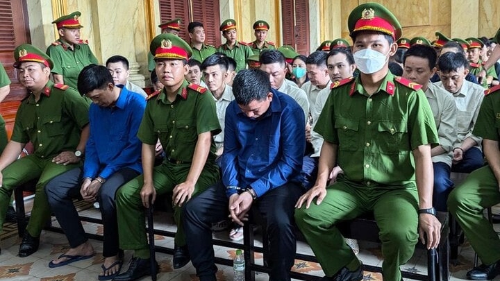 Buôn lậu 6 tấn vàng từ Campuchia về Việt Nam, 24 bị cáo hầu tòa