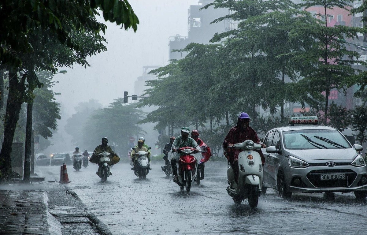 Thời tiết ngày 4/7: Vùng núi và đồng bằng Bắc Bộ có mưa to và dông