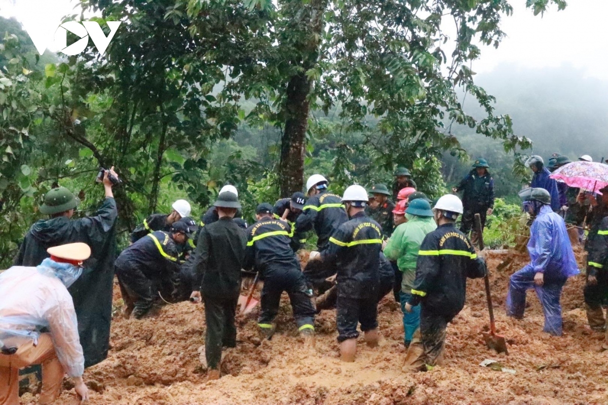 Danh tính các nạn nhân trong vụ sạt lở đất vùi lấp xe khách ở Hà Giang