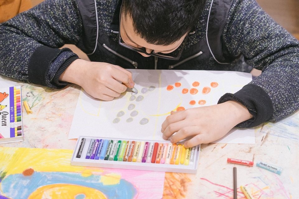 Cuộc thi vẽ tranh “Thế giới xanh lơ” dành cho trẻ tự kỷ