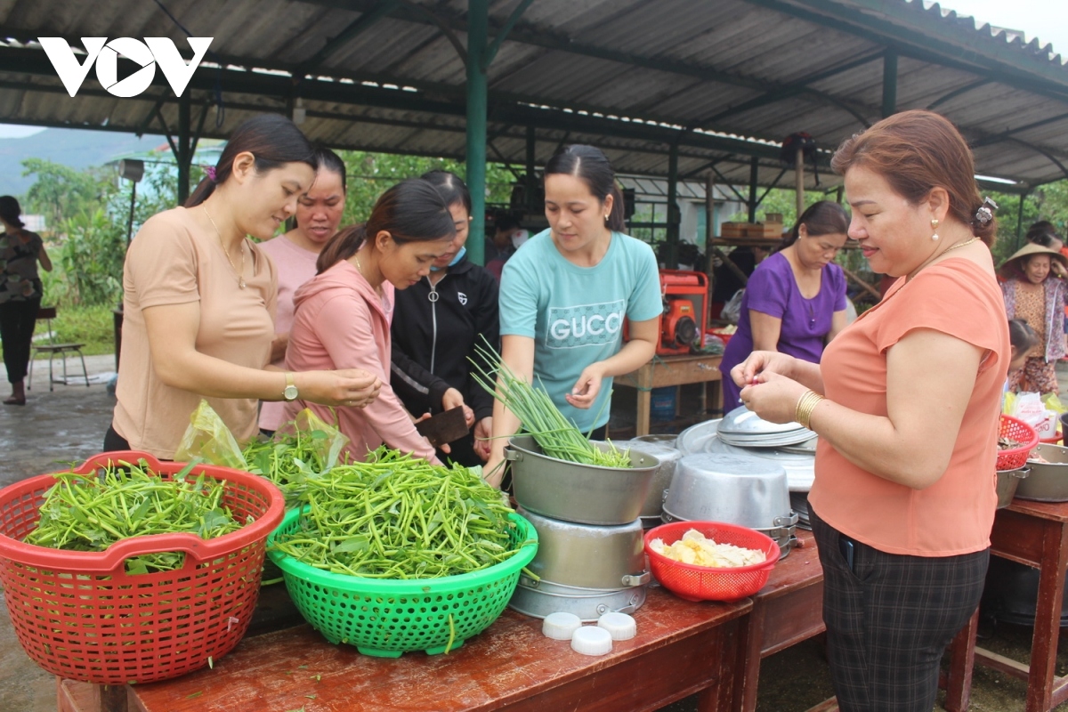 Những phụ nữ tỏa sáng giữa đời thường