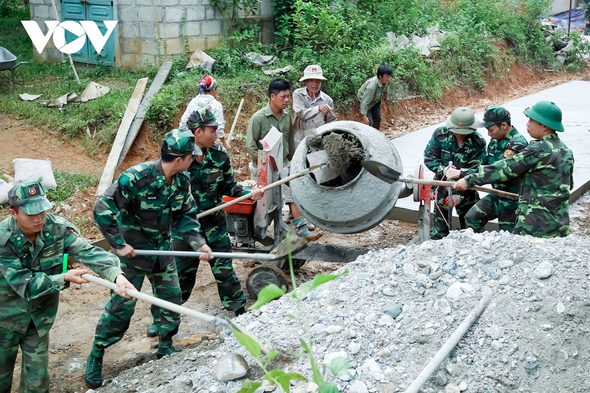 Những người lính quân hàm xanh trên biên giới Lào Cai