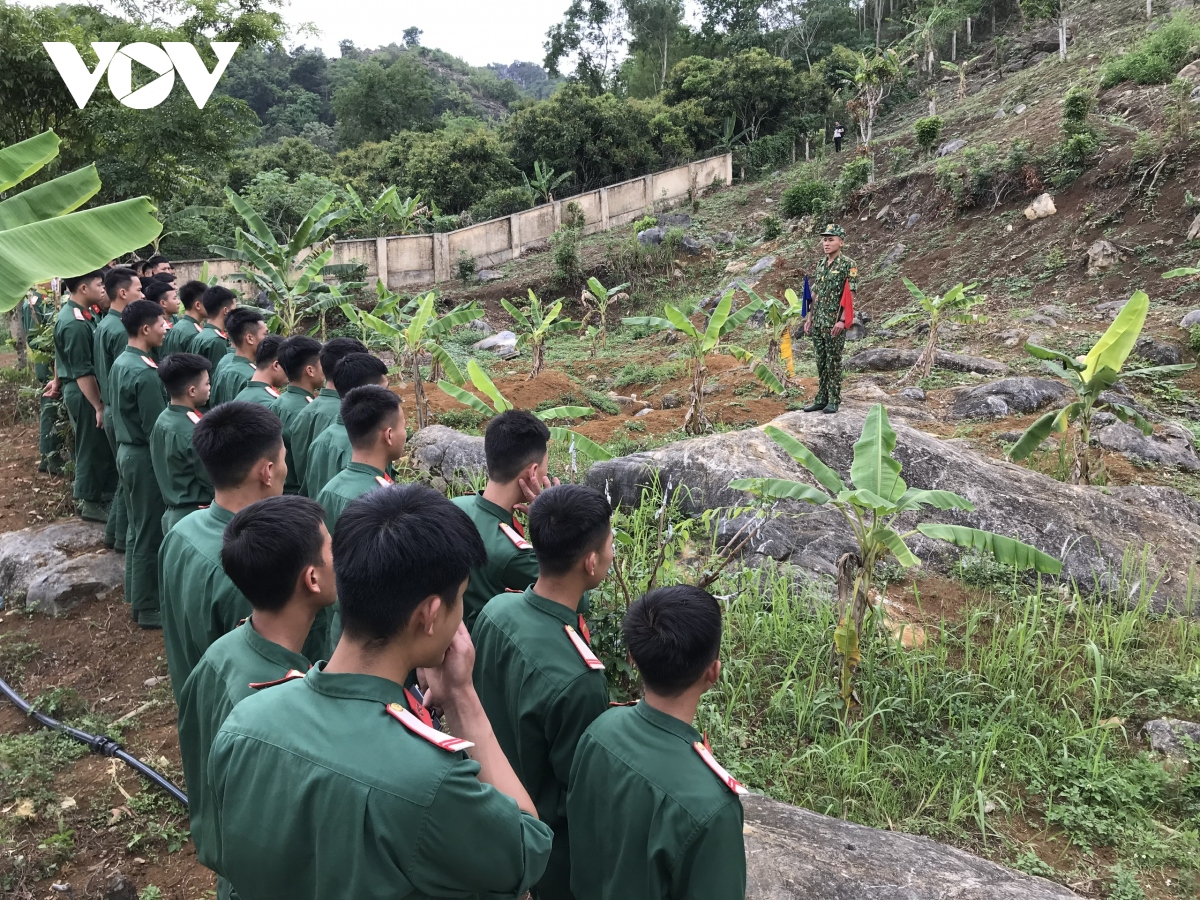 Sơn La tăng cường cán bộ, chiến sỹ lên tuyến biên giới phòng, chống dịch COVID-19