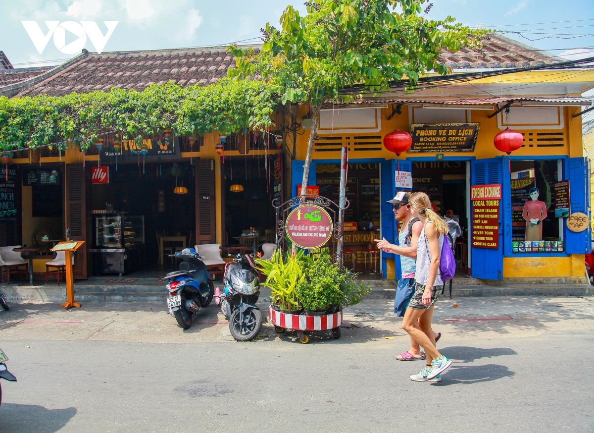 Du khách châu Âu ưa chuộng du lịch Việt Nam trong dịp hè 2024