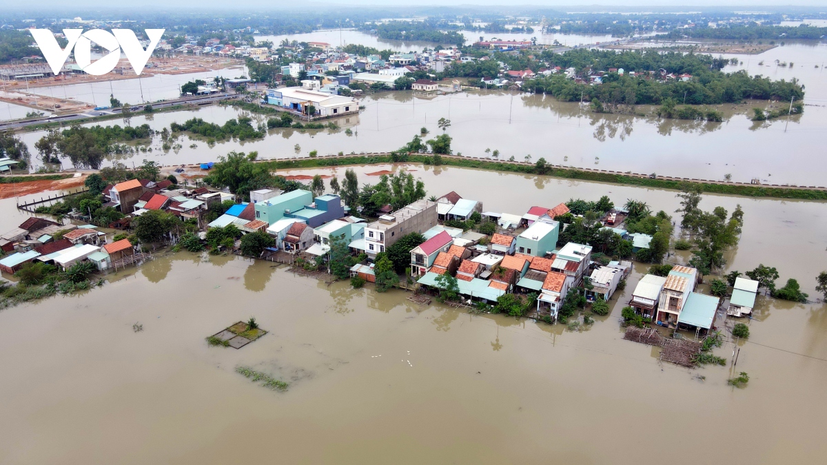 Vì sao nhiều đô thị miền Trung chưa mưa đã ngập?