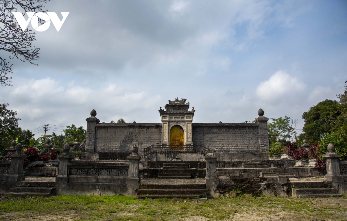 Lăng Vạn Vạn - Nơi ít người biết đến ở Huế