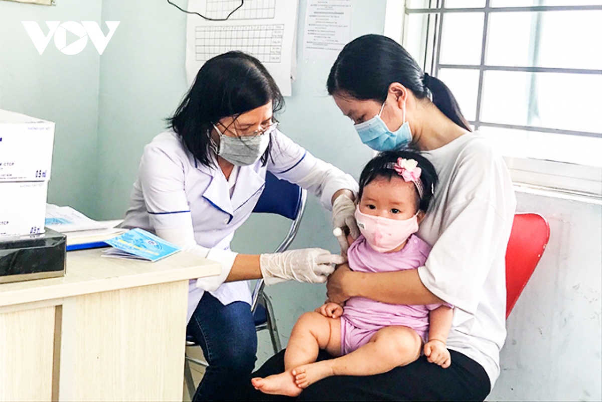 Thiếu vaccine tiêm chủng, trẻ đối diện nguy cơ gì?