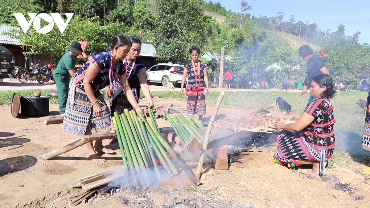 Phụ nữ Cơ Tu bảo tồn và phát huy giá trị ẩm thực truyền thống